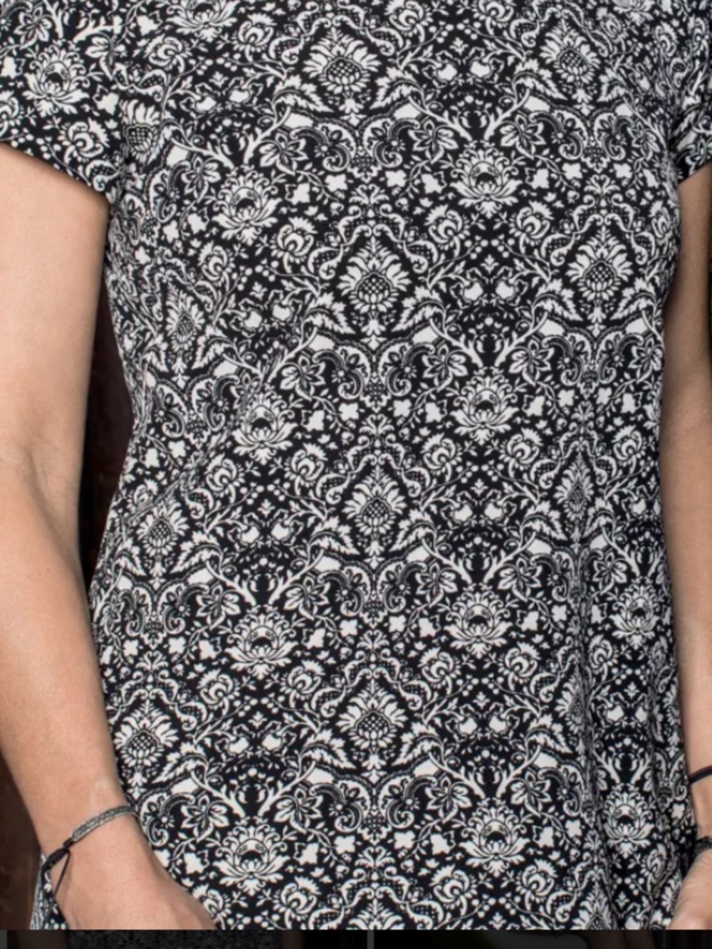 Zara Black & White Damask Short Sleeve Shift Dress. Size Small